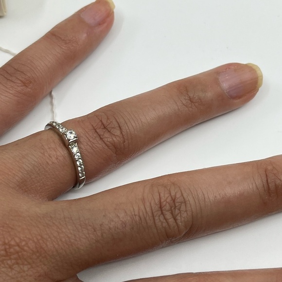 Vintage 925 FAS Sterling Silver Ring Size 7 CZ Solitaire & Channel Accents - Picture 9 of 17